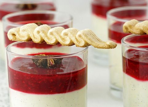 Bayerisch-Creme-mit-Meringuewelle