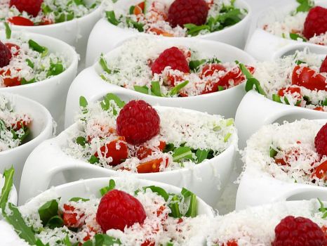 Vegetarische-Rucola-Salat_im_Schaelchen